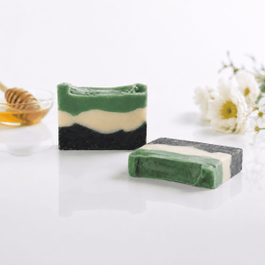 A purifying soap with tea tree oil and charcoal